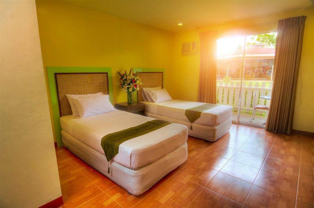 Camp Holiday Resort & Recreation Area Samal Exterior photo