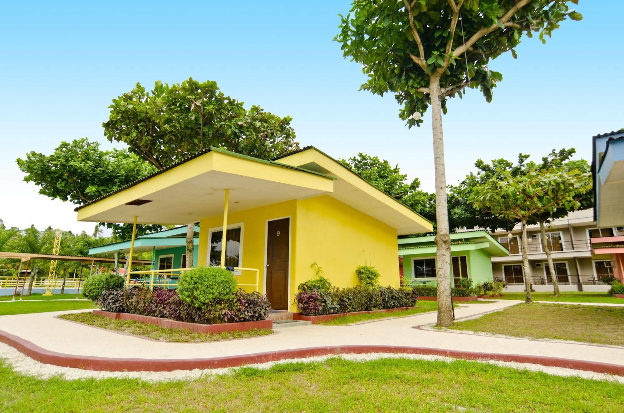 Camp Holiday Resort & Recreation Area Samal Exterior photo