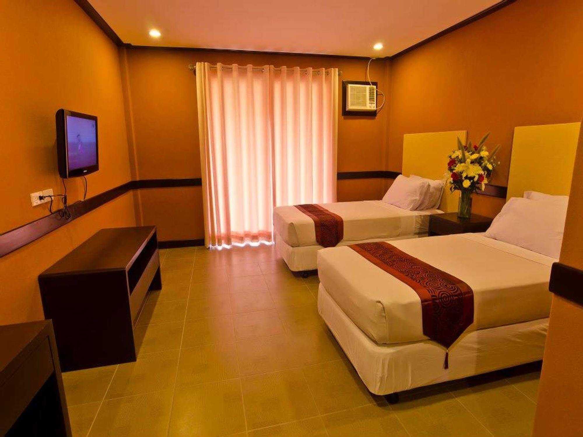 Camp Holiday Resort & Recreation Area Samal Exterior photo