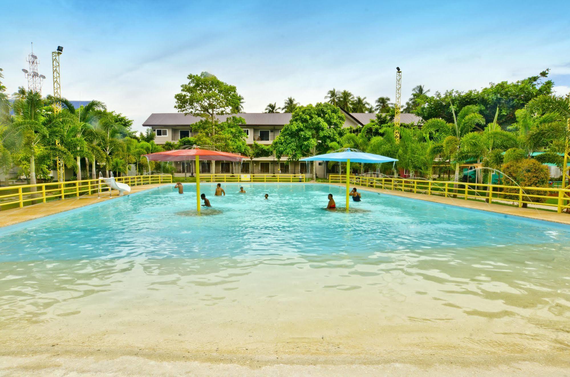 Camp Holiday Resort & Recreation Area Samal Exterior photo